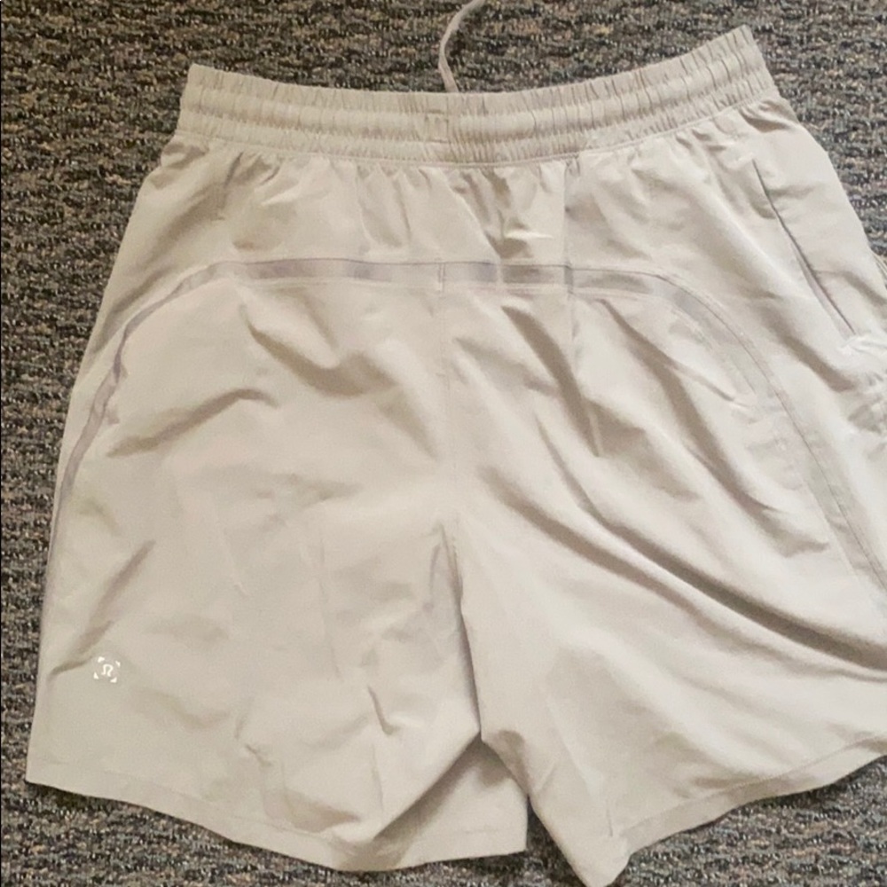 LULULEMON PACEBREAKER SHORT 7in - NO LINER